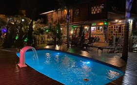 Bangalô Beach House Hotel